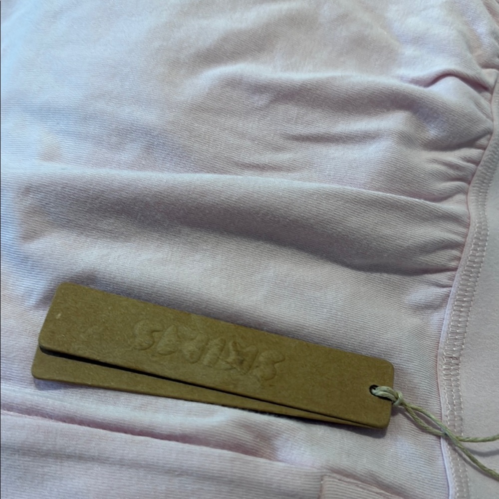 SKIMS WOMENS LOOSE BOYFRIEND PANTS “barely pink” 
Size M NWT